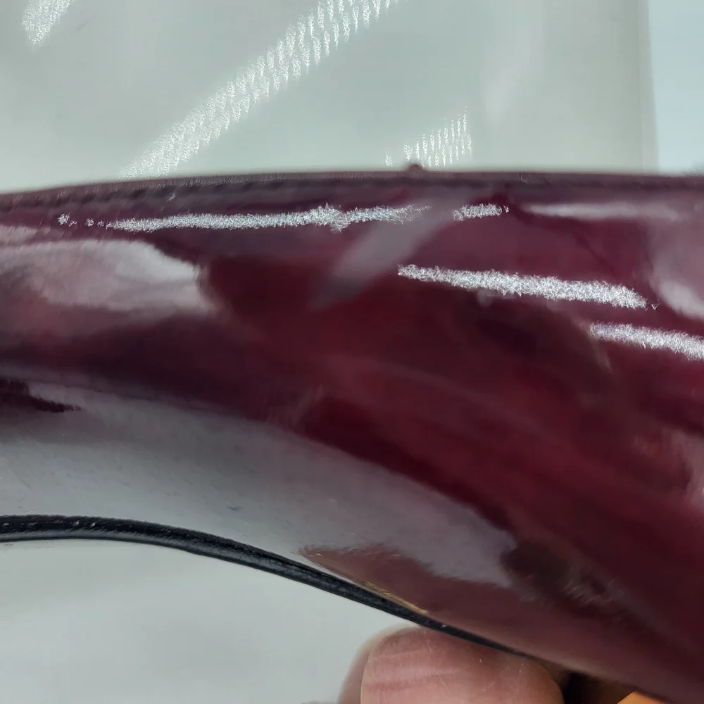 Stuart Weitzman burgundy marbled patent leather pointed toe with gold trim Sz 8 - Picture 9 of 14